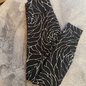 Lululemon Rose Petal Wunder Under